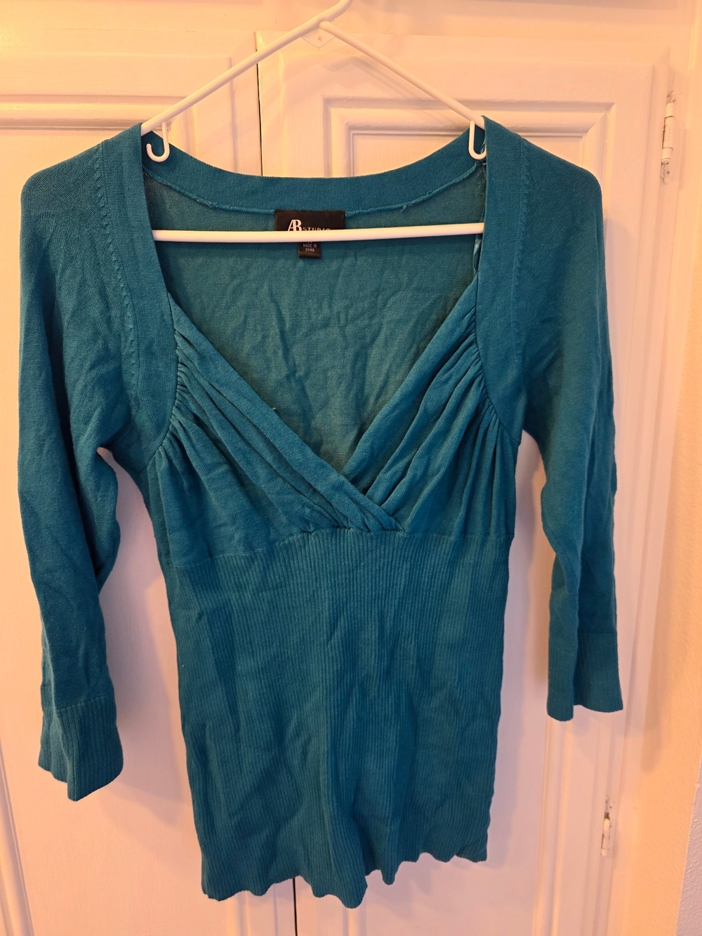 AB Studio Women's Teal V-Neck Knit Top ~ Size Medium
